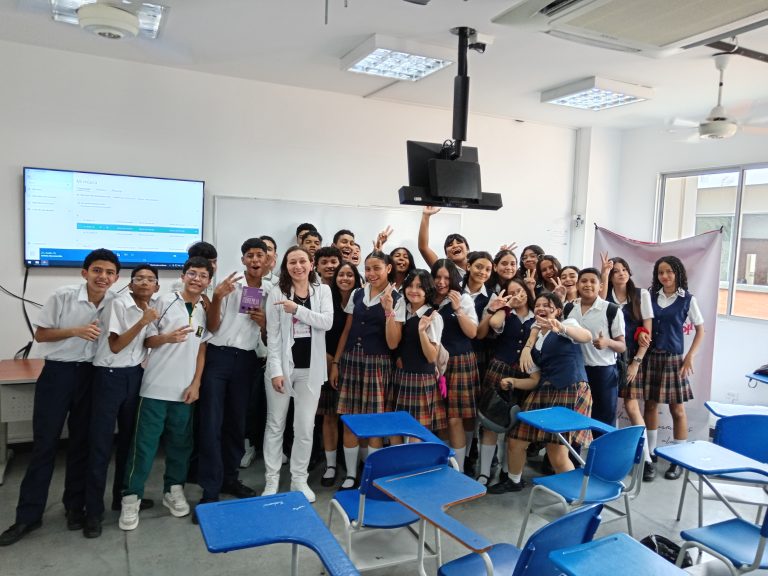 «Un lector artista»: Casa de Poesía Silva analiza la novela ‘De Sobremesa’ en la FELIBar 2025